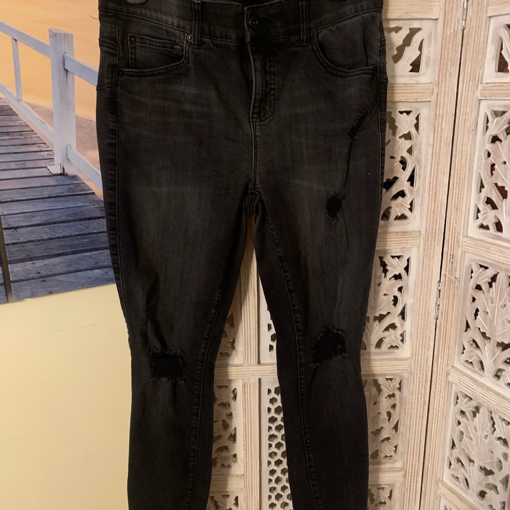 Torrid Premium Black Skinny Distressed Jean; Size: 10 Regular - Picture 5 of 7